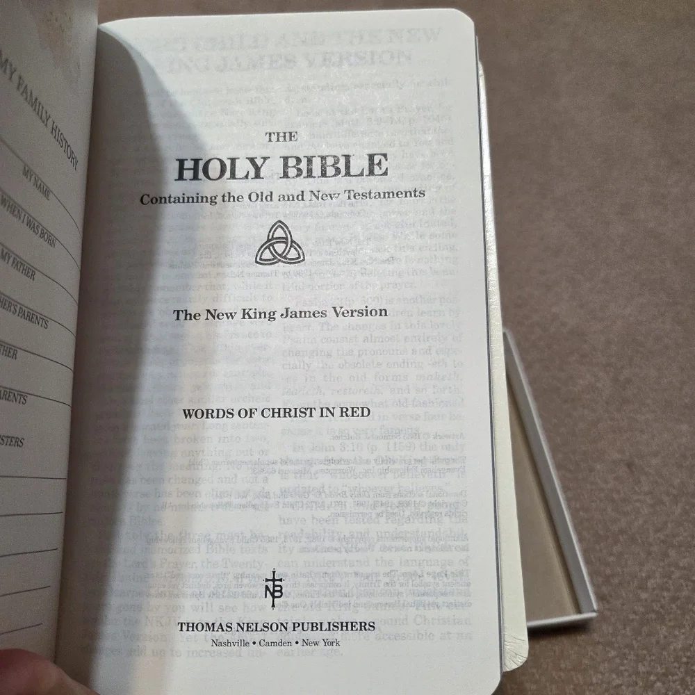 Precious Moments Bible White Kjv New Keepsake Edition‎ 1999